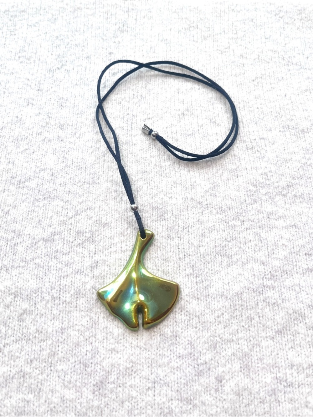 ZSOLNAY Hungary Eosin Iridescent Ginko Leaf Porcelain Pendant Necklace